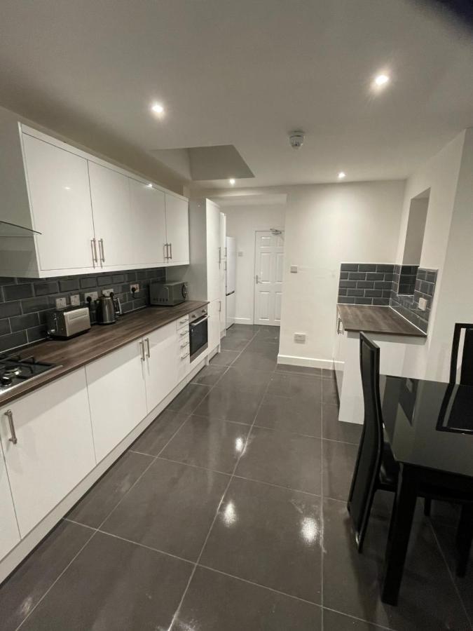 Vale Nky Apartment Rooms Londra Exterior foto